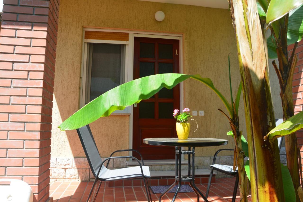 Apartments Orange Lovran Exterior photo