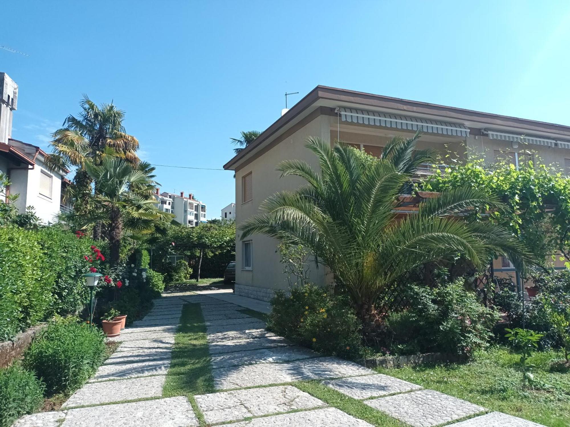 Apartments Orange Lovran Exterior photo