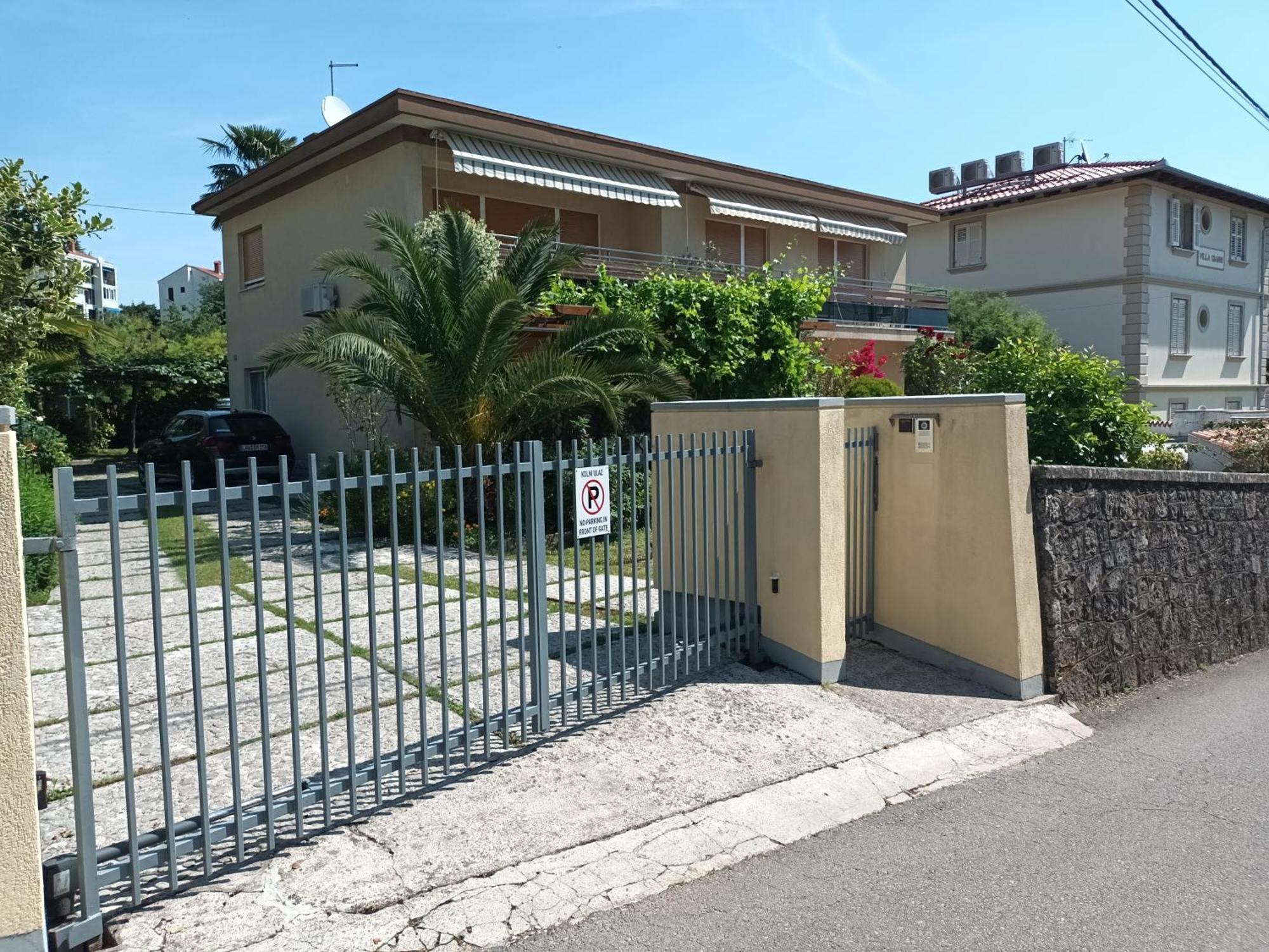 Apartments Orange Lovran Exterior photo