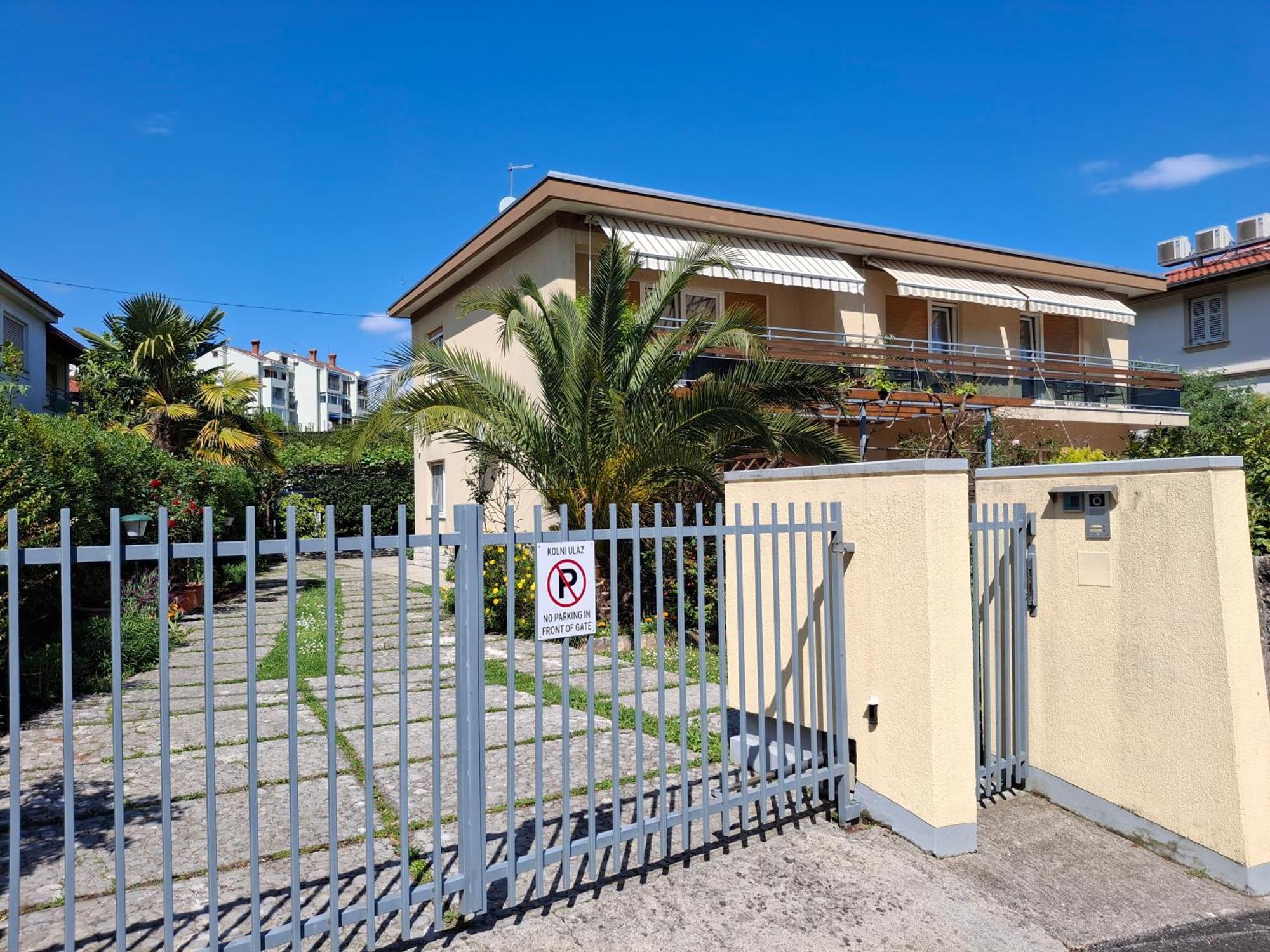 Apartments Orange Lovran Exterior photo